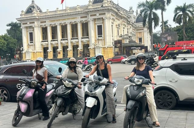 Hanoi Motorbike Tours with Female Riders