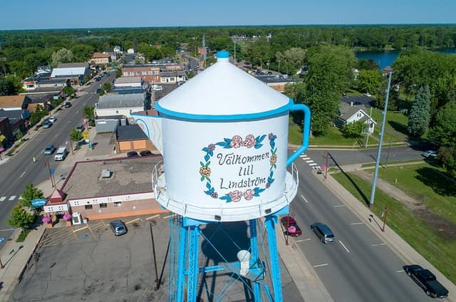 Chisago Lakes Area City Tour Scenic Boat Cruise and Art