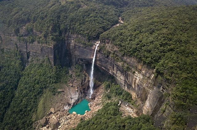 Same Day Cherrapunjee (Sohra) Tour from Guwahati by Car.