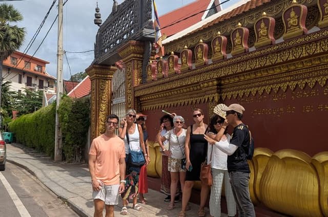 Siem Reap Walking Tour: Landmarks & Hidden Gems