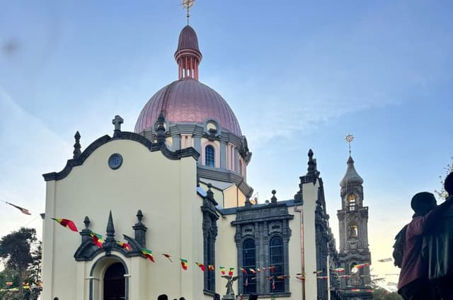 Best of Addis Ababa: Coffee Ceremony, Lucy, & Authentic Tour