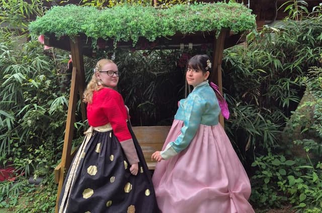 Jeonju Hanok Village Full-Day Tour: Jangtaesan Green Forest