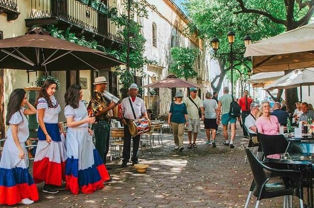 Santo Domingo & Los Tres Ojos Experience