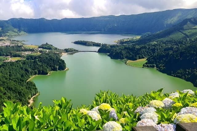 Sete Cidades and Pineapple Plantation Half Day Private Tour