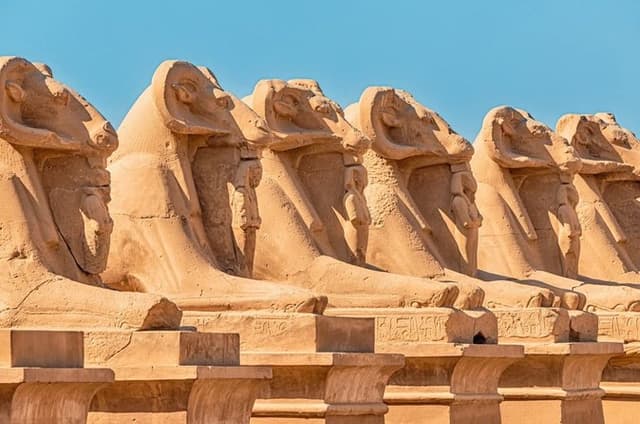 luxor Full Day:Valley of Kings &Queens &Hatshepsut &Karnak &Luxor