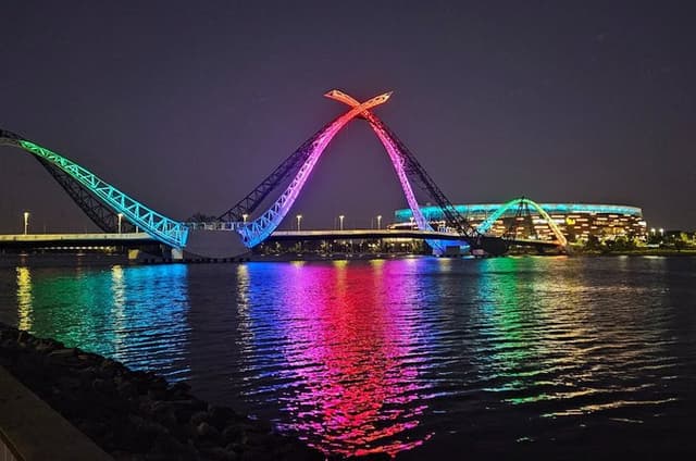 Perth City Lights Small Group Tour including Kings Park at night