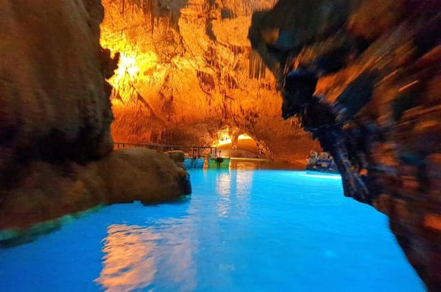 Private Jeita Grotto, Harissa Cable Car, Byblos & Dog River Tour