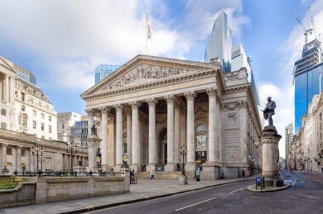 Private London Financial District Walking Tour: City of London