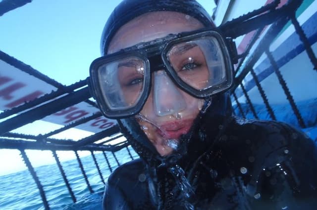 Gansbaai Shark Cage Diving with surface air available on request