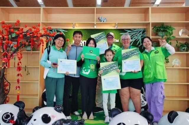 Private Customized Chengdu Panda Tour with Optional Extras