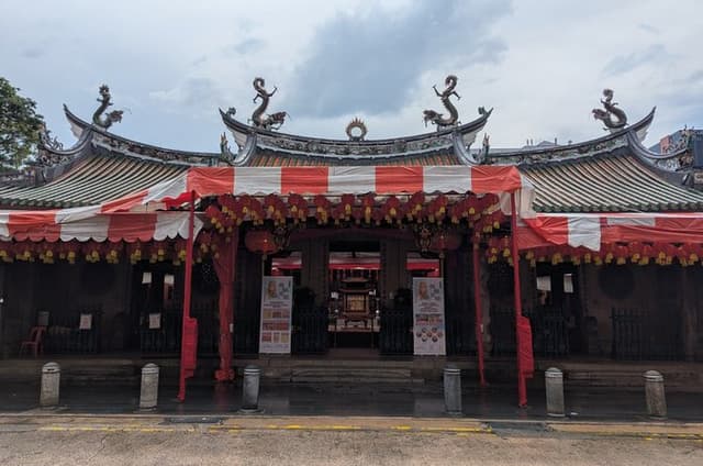 Singapore’s Multicultural Story: From Chinatown to Kampong Glam