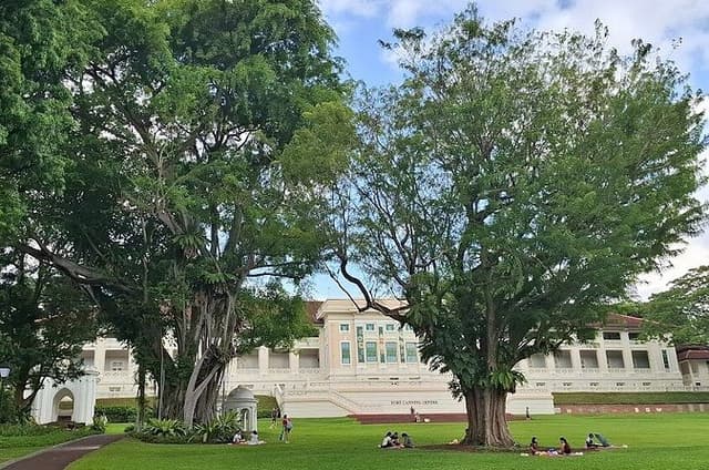 Private Walking Tour - Fort Canning Park and Clark Quay (4 hours)