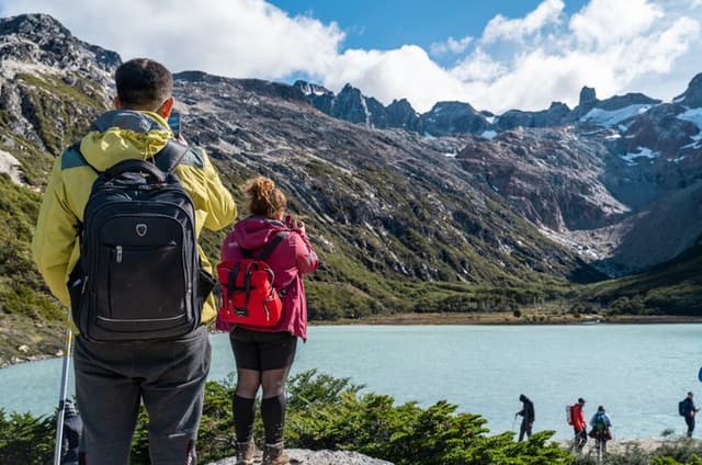 Trekking Emerald Lagoon