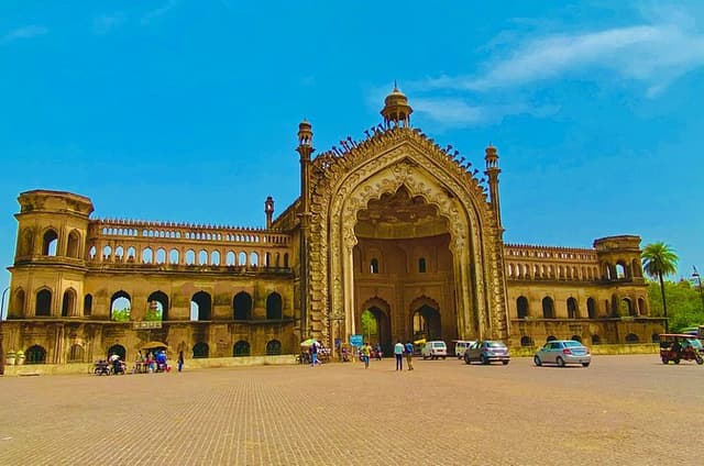 Best of Lucknow in One Day Imambaras Residency Nawabi Food