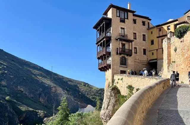 Guided tour: Cuenca + Cathedral