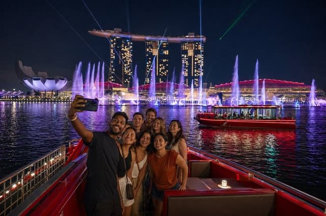 Singapore Starry Night Cruise : Spectra by Boat & Garden Rhapsody