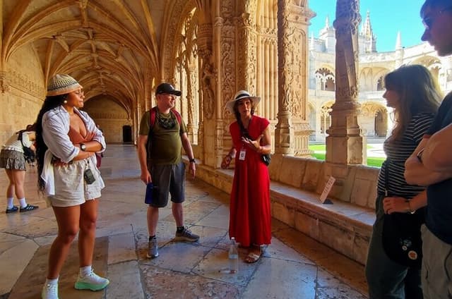Belém: Jerónimos Cloister + Pastel Tasting (Skip-the-Line Option)