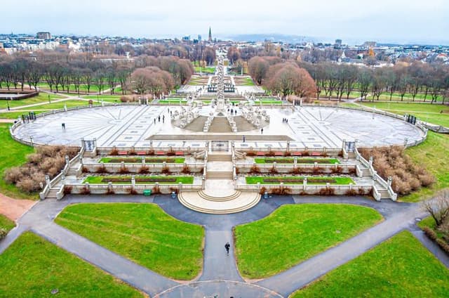 Oslo Private City Tour with Vigeland Park Opera and Holmenkollen