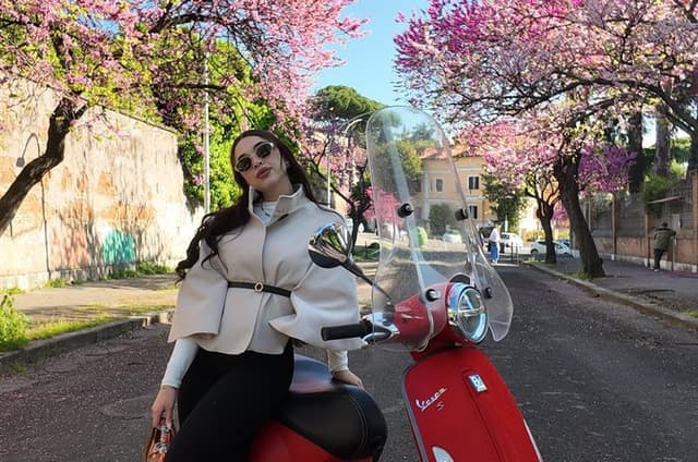 Rome: Lizzie McGuire Experience with Vespa Tour