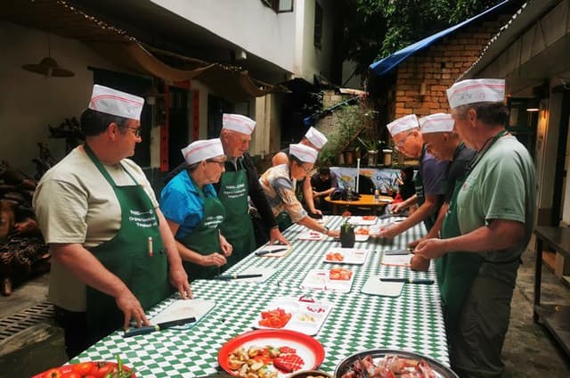 Yangshuo Cooking Class with Market Trip