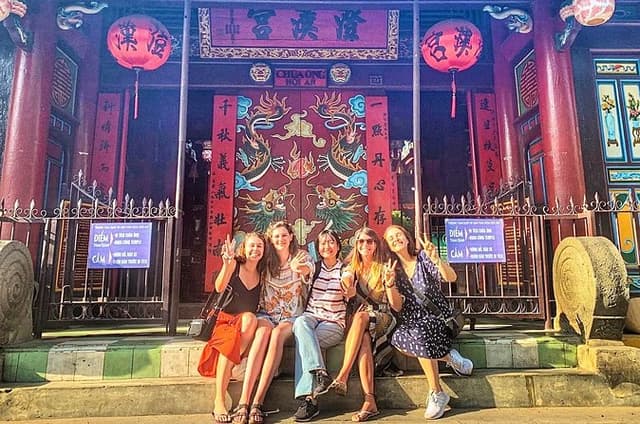 Hoi An Highlights and Hidden Gems Walking Tour with Locals