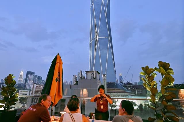 KL Chinatown street food, sunset, nightcap& nightlife