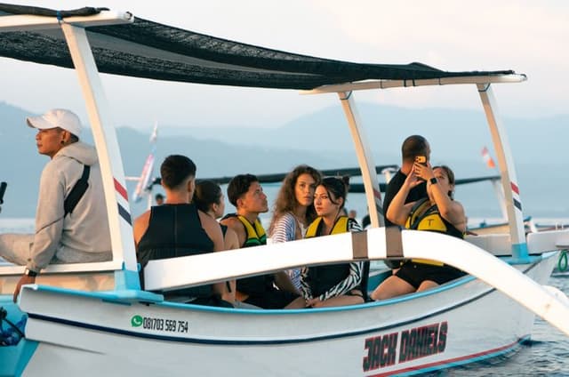 North Bali Expedition: See Dolphins, Hot Springs & Wanagiri Hills