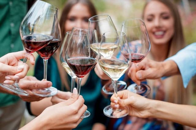 Setúbal Wine Tour from Lisbon with 2 Wineries and Tastings