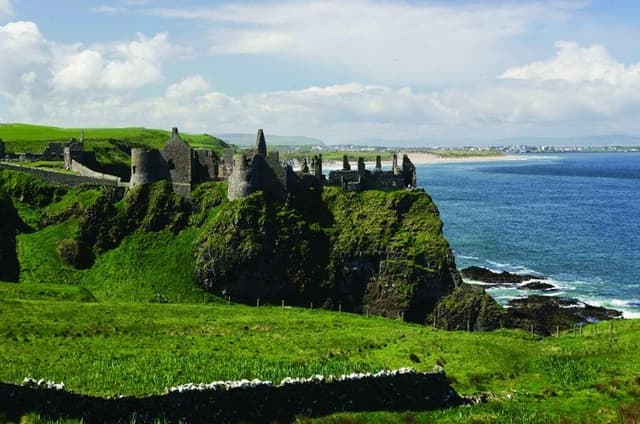 Dublin to Dunluce Castle, Giant's Causeway, Dark Hedge, Belfast