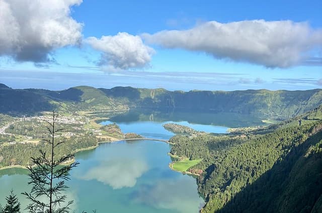 Sao Miguel Tour with Sete Cidades and Lagoa do Fogo