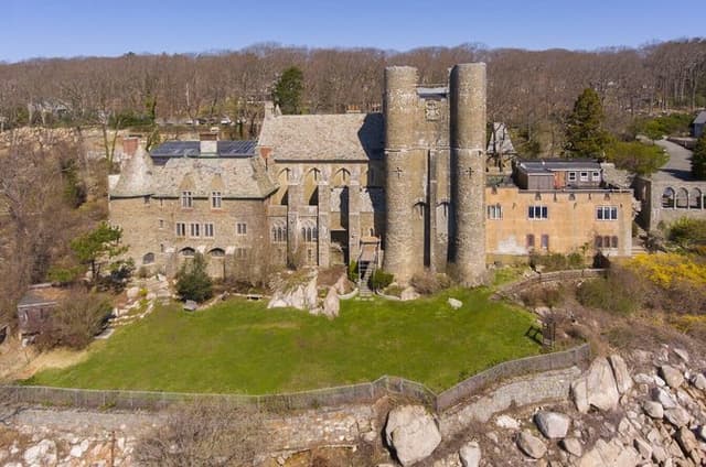 Self Guided Day Tour of Hammond Castle Museum from Boston