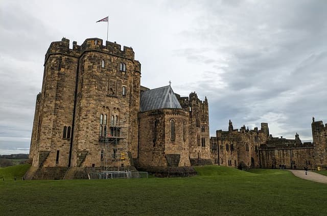 Kings of the North: Warfare and Lordship at Alnwick and Warkworth