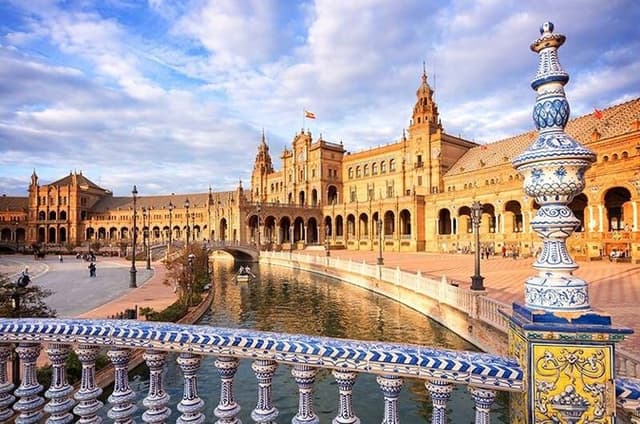 Best Cruise-Friendly Tour from Cadiz to Seville with Free Time