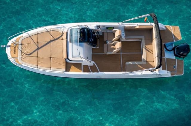 Boat Tour of Cala Conta and Cala Bassa with Pattern Incl.