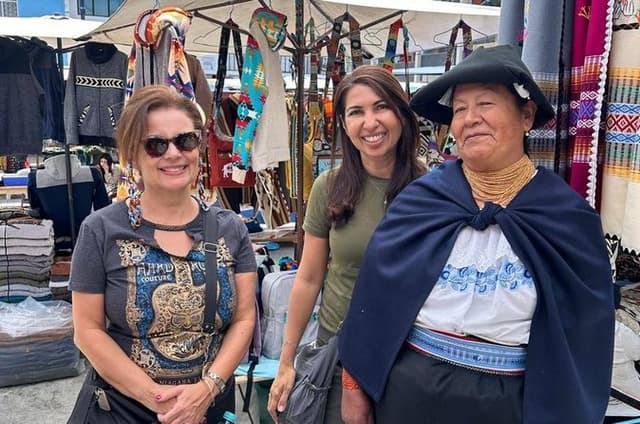 Otavalo Culture, Lakes, and Market Day Trip