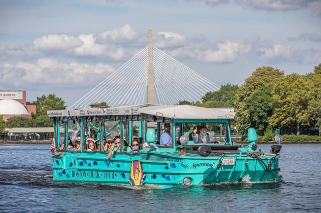 Boston Duck Boat Sightseeing City Tour with Cruise