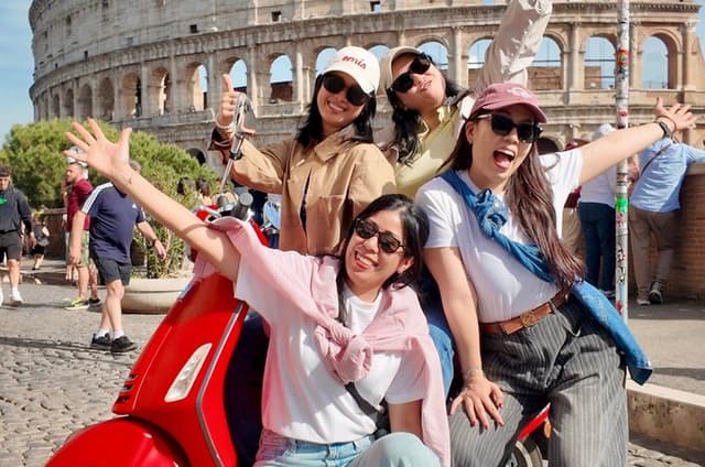 Rome Private Vespa Tour with Pick-up and Drop-off your Hotel