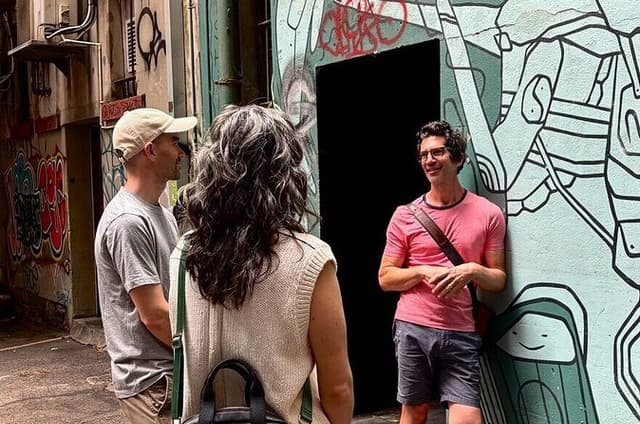 Melbourne: An Insider's Walk with an Artist