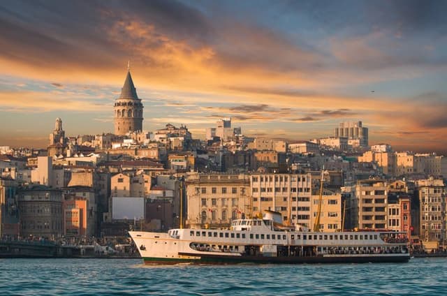 Istanbul Bosphorus Cruise with Breakfast, Lunch or Sunset Option