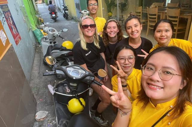 Saigon Sight & Food Tour By Day (Private Tour)