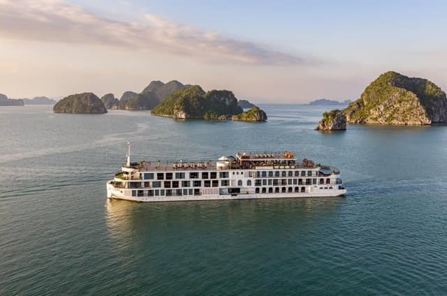 Overnight Indochine Premium Cruising Tour at HaLong (From Halong)
