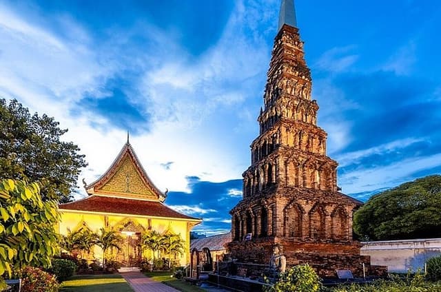 Private Lamphun Historical City Tour from Chiang Mai