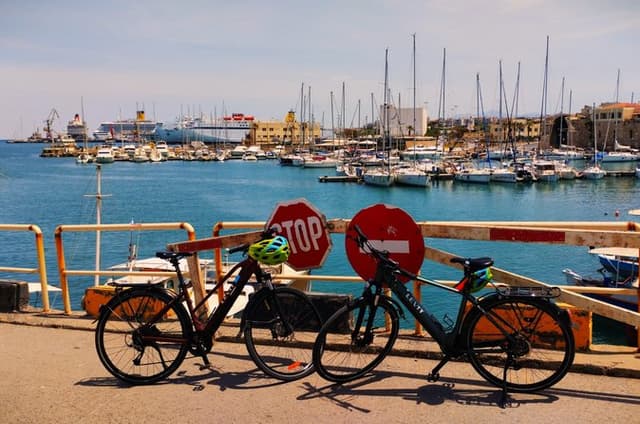 E-bike city tour - history, art, war, peace, religion & mythology
