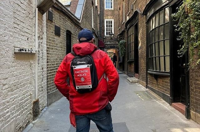 London Pub Tour with a Funny History Nerd
