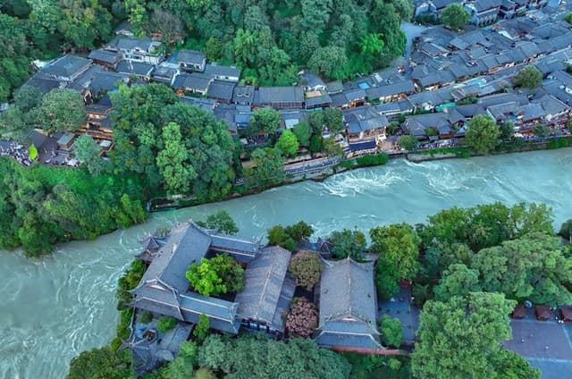 Chengdu: Mt. Qingcheng and Dujiangyan Private Full Day Tour