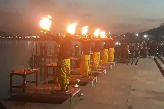 Same Day Haridwar & Rishikesh Tour from Delhi by Car