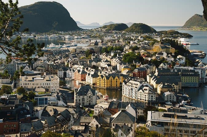 Compare Top Ålesund Highlights Tours & Experiences
