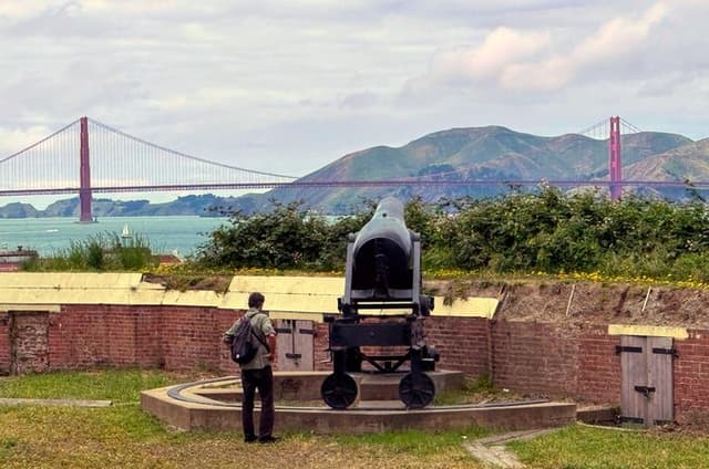 Fisherman's Wharf Hidden Gems Tour + Golden Gate Bay Cruise