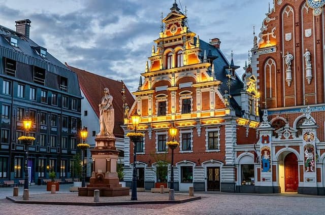 Discover Old Riga: A Walking Tour Through Time