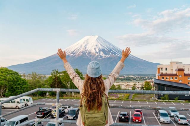 Noboribetsu, Lake Toya, and Niseko Full-Day Tour from Sapporo